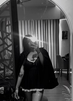 Manvi Singh - puta in New Delhi Photo 5 of 6