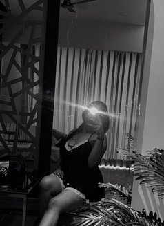 Manvi Singh - puta in New Delhi Photo 6 of 6