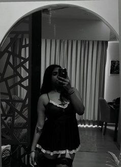 Manvi Singh - puta in New Delhi Photo 3 of 6