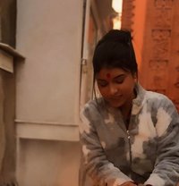 Manya Roy - puta in Navi Mumbai Photo 9 of 11