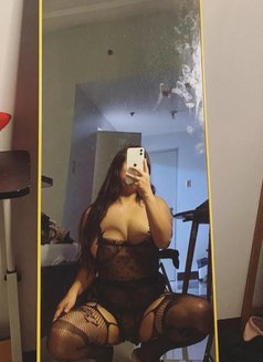Mara - escort in Makati City Photo 2 of 8