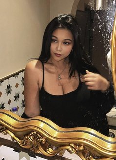 Mara - escort in Makati City Photo 7 of 8