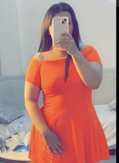 Nana - escort in Jeddah Photo 1 of 2