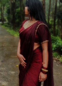 Marathi Online Cam - puta in Pune Photo 1 of 2