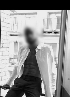 Marc Anthony - Male escort in Paris Photo 3 of 5