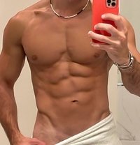 MARC_DXB - Acompañantes masculino in Dubai