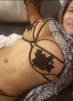 Marcela - escort in Abu Dhabi Photo 1 of 7