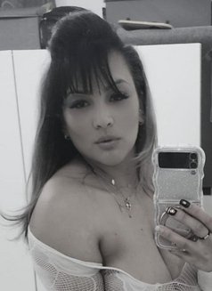 Marcela - escort in Abu Dhabi Photo 3 of 8