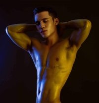 MARCK - masseur in Manila