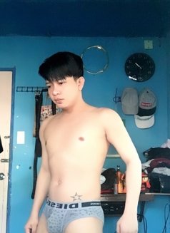 Marcky - Male escort in Manila Photo 5 of 6