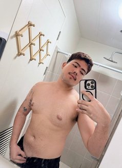Marco - Acompañantes masculino in Manila Photo 2 of 6