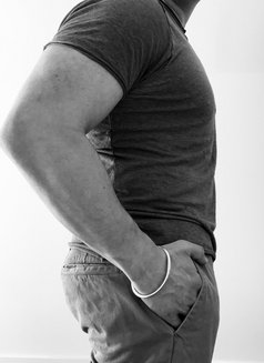 Marco - Male escort in Cambridge Photo 4 of 6