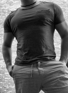 Marco - Male escort in Cambridge Photo 5 of 6