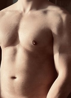 Marco - Acompañantes masculino in Cambridge Photo 3 of 3