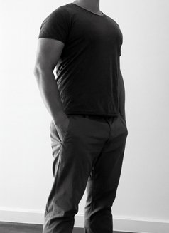 Marco - Male escort in Cambridge Photo 3 of 3