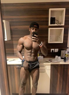 Marcos In Jeddah now - Acompañantes masculino in Jeddah Photo 12 of 14