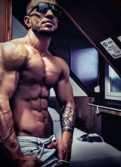 Marcos Stat Vip - Male escort in Dubai Photo 5 of 7