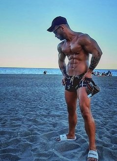 Marcos Stat Vip - Male escort in Dubai Photo 6 of 7