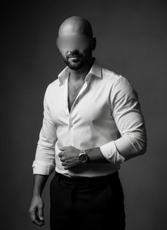 Mardini Jacobs - Male companion in Dubai Photo 5 of 6