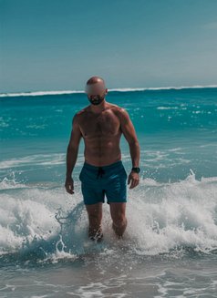 Mardini Jacobs - Male companion in Dubai Photo 3 of 6