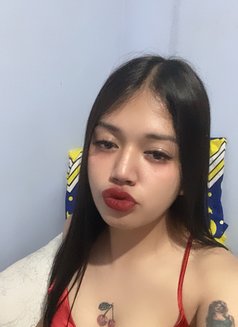 Marga - Acompañantes transexual in Makati City Photo 2 of 6