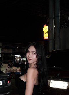 Marga - Transsexual escort in Makati City Photo 5 of 8