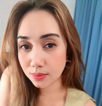 Isabella Juicy pussy just landed - puta in Pune Photo 10 of 11