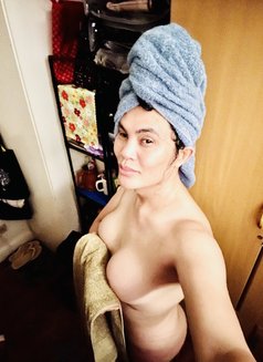 Margaux - Transsexual escort in Manila Photo 19 of 23