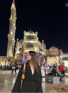 Margo18y, Sexy Petite Girl - puta in Dubai Photo 3 of 5