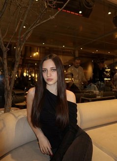 Margot - escort in Dubai Photo 2 of 5