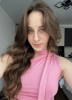 Mari - escort in Baku Photo 14 of 15