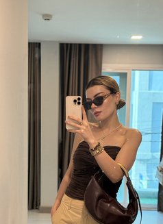 Mari Russian - puta in Bangkok Photo 1 of 5