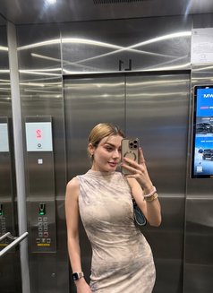 Mari Russian - escort in Bangkok Photo 4 of 5