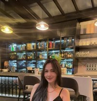Mari - puta in Singapore