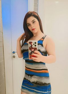 Mari - puta in Dubai Photo 4 of 5