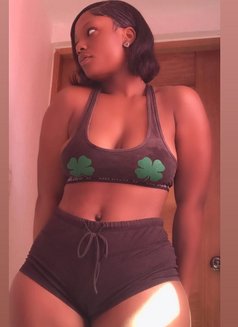 Mari - escort in Chennai Photo 2 of 6