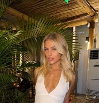 Liana - puta in Hong Kong Photo 1 of 7