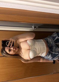 María Camila - puta in Dubai Photo 5 of 8