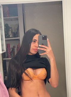 María - escort in Monaco Photo 8 of 14