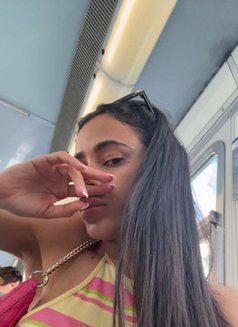 María - escort in Monaco Photo 11 of 14