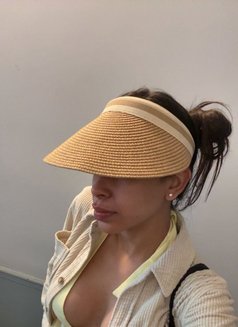 María - escort in Monaco Photo 13 of 14