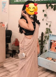 Maria - escort in Cairo Photo 3 of 3