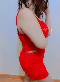 Maria - escort in Cairo Photo 2 of 4