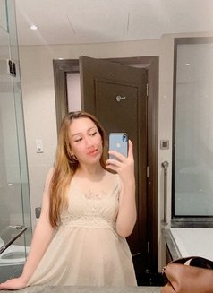 Maria Erika - Acompañantes transexual in Jakarta Photo 6 of 10