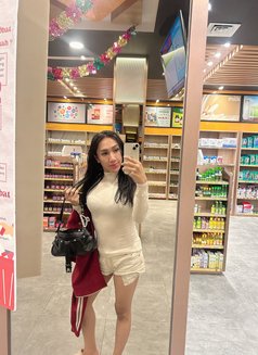 Maria Erika - Acompañantes transexual in Jakarta Photo 2 of 11