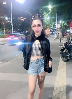 Maria Erika - Acompañantes transexual in Jakarta Photo 3 of 11