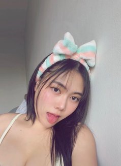 Maria - escort in Abu Dhabi Photo 2 of 5
