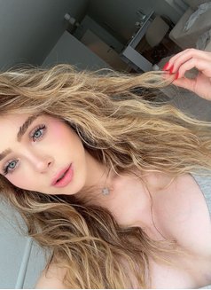 Maria - escort in Dubai Photo 12 of 14