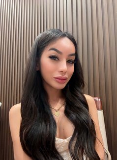 Maria - escort in Manila Photo 3 of 3