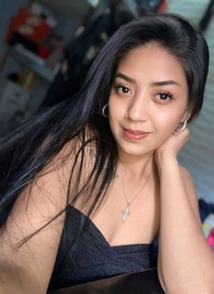 Maria - escort in Manila Photo 5 of 20